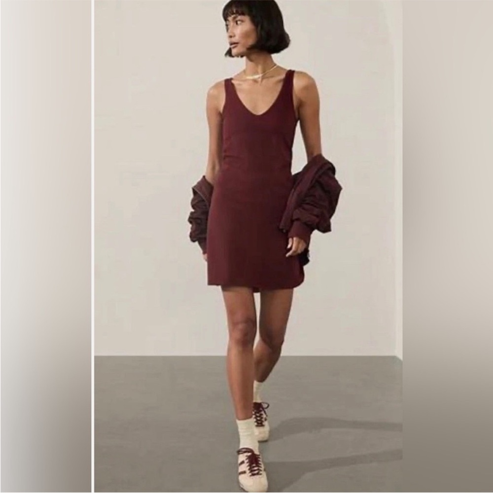 Athleta Transcend Dress L Garnet Built-in-Bra & shorts